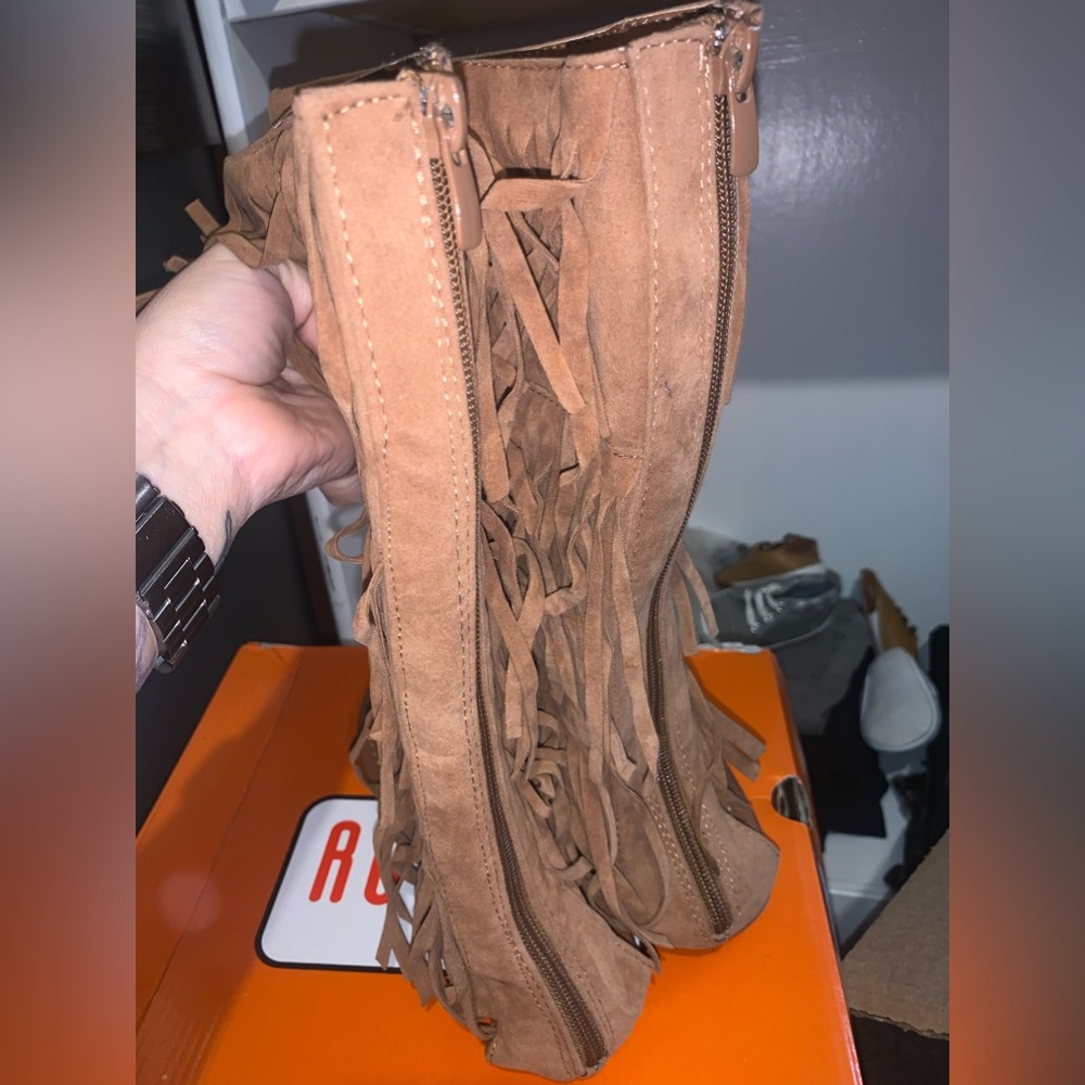 flat sandals with brown fringes size 6